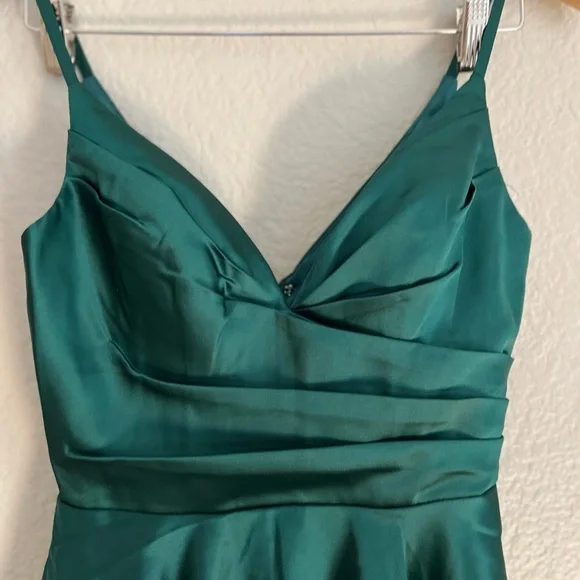 Remarkable Romance Emerald Green Satin Skater Dress with Pockets - Picture 5 of 8